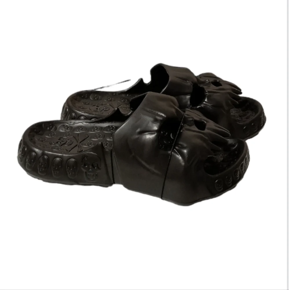 HelloSlippers NWT Black Skull Slides Unisex SZ36-37 (M/Youth4-5 W6-7.5) - Picture 2 of 6